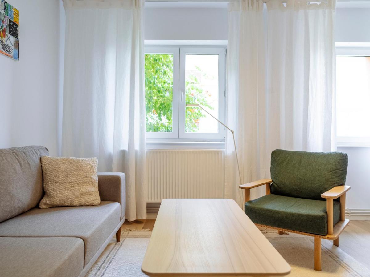 Cozy Central Apartment Near The Forest Brasov Exterior photo